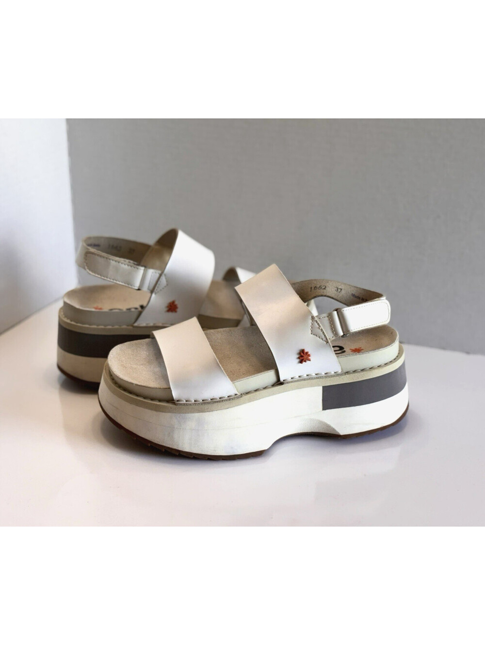 The Art Company Art Life Women's Sz 7/37 White Leather Strappy Platform Sandals